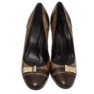 Gucci Brown GG Canvas And Leather Bow Cap Toe Pumps